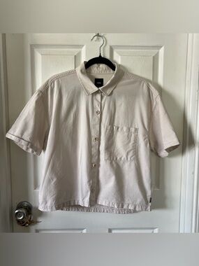 vans cropped button down top